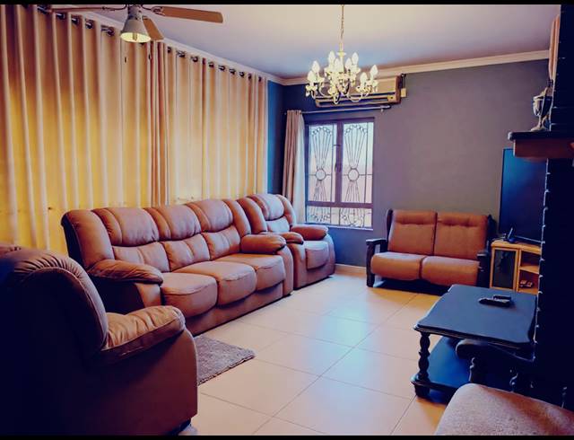 5 BEDROOM HOUSE FOR SALE IN SHALLCROSS